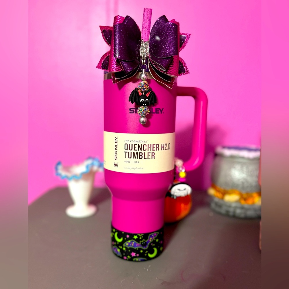 BRAND NEW HOT PINK BAT STANLEY 40 oz